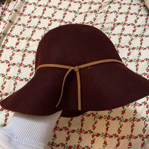 Wool floppy hat
